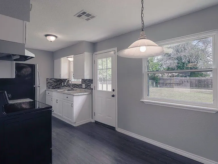 309 Jeanette Dr — Photo 4