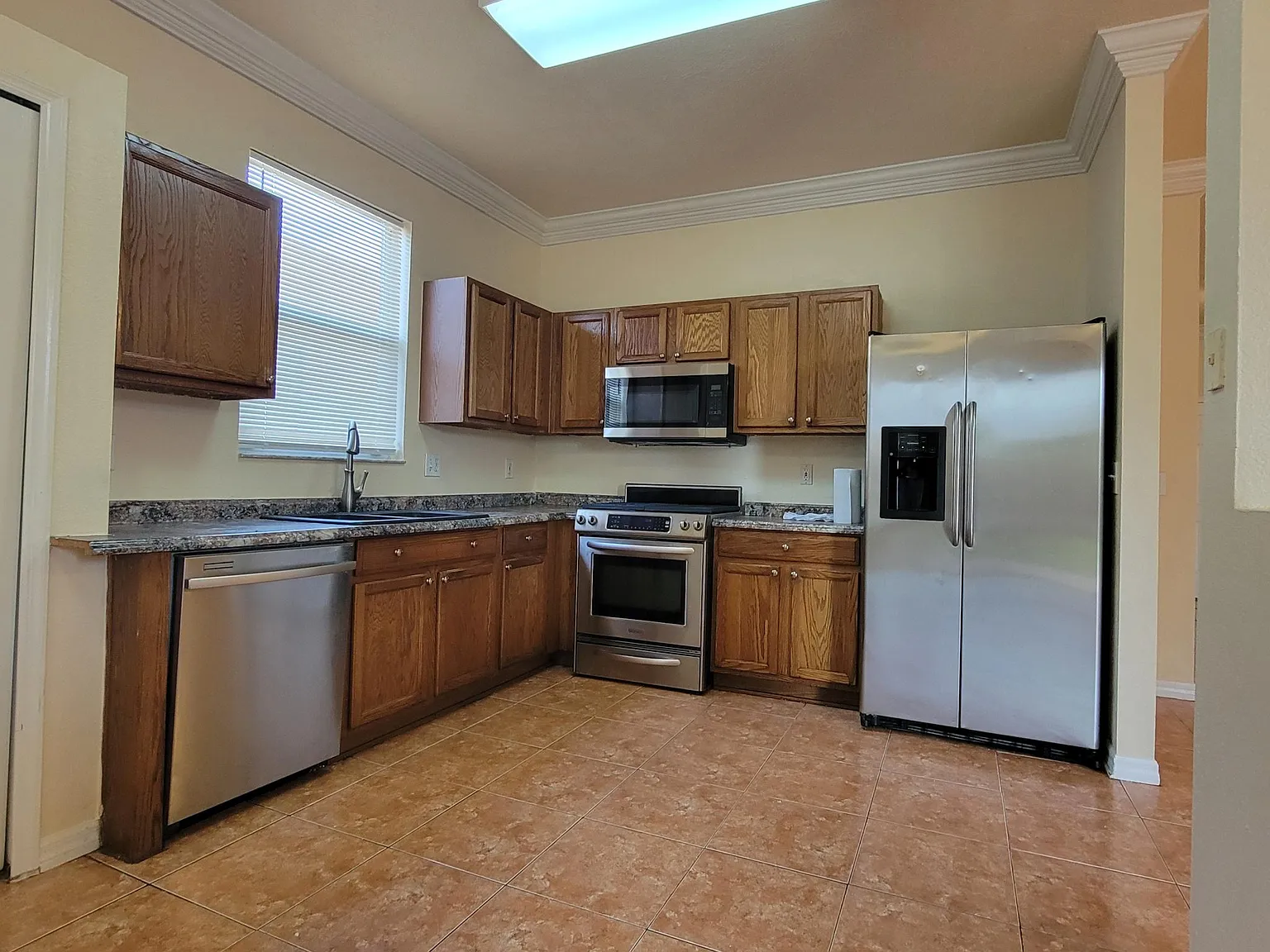 3 bed, 1341 sqft, $2,200 — Photo 4