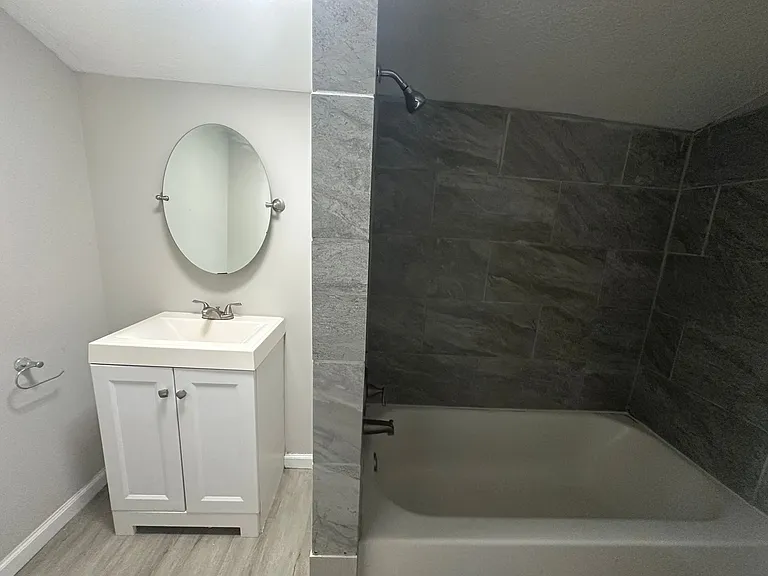 1018 Falls St — Photo 6
