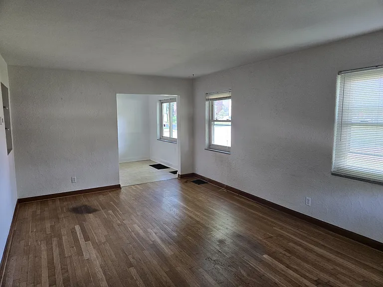 1472 Glenbeck Ave #1 — Photo 2