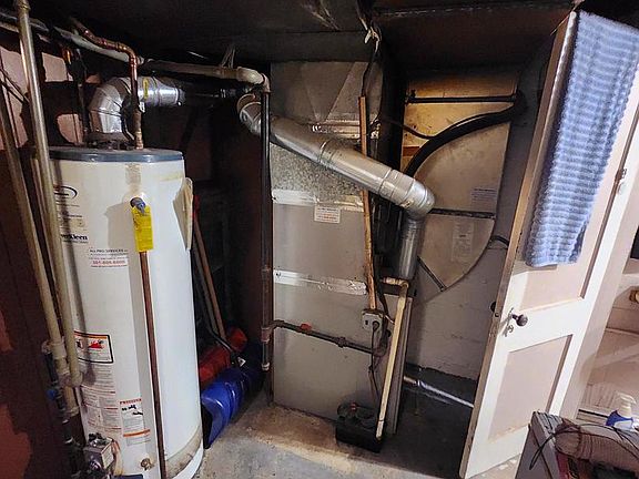 4th image of 408 Oneida St NE