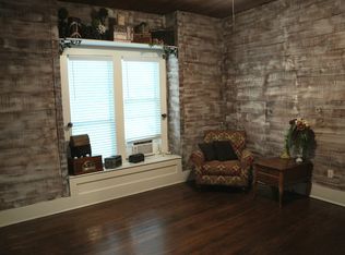 1307 Granbury St, Cleburne, TX 76033