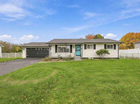 3561 Ridgecliffe Dr, Flint, MI 48532