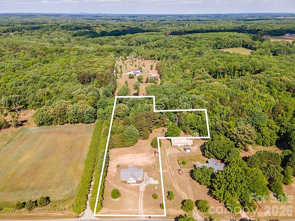 3rd image of 7195 Beaver Rd