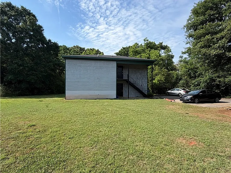 2837 Cherokee Rd — Photo 2
