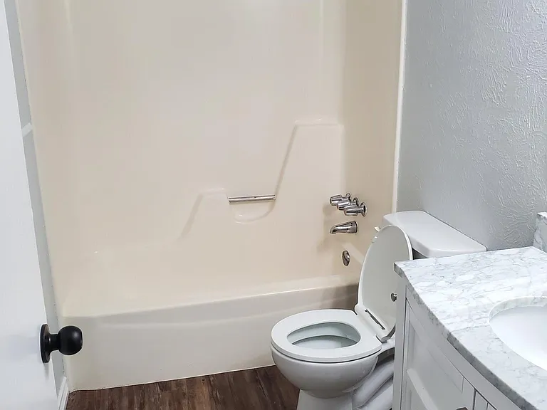 1307 America Dr — Photo 12