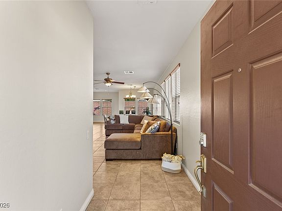 4th image of 10133 Longoria St