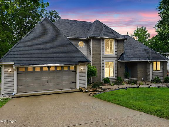 3rd image of 104 Brant Ct