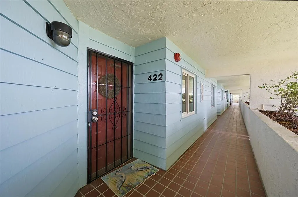 2 bed, 2.0 bath, 1422 sqft, $2,500 — Photo 3