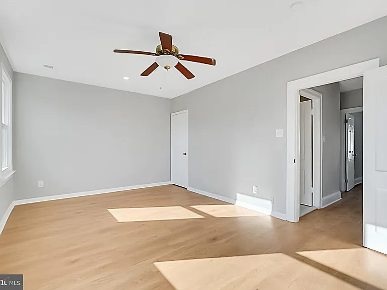 727 Otis Pl NW — Photo 16