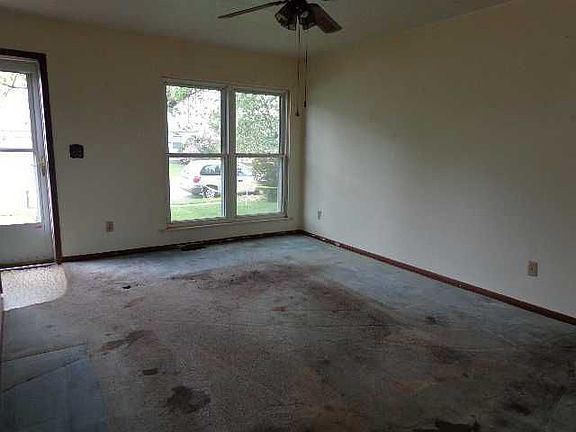 2nd image of 230 8th Ave