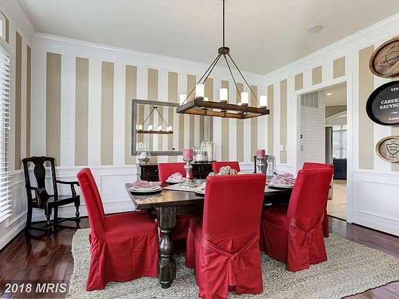 5th image of 43985 Indian Fields Ct