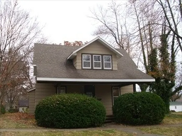 504 N Locust St, Greenville, IL 62246