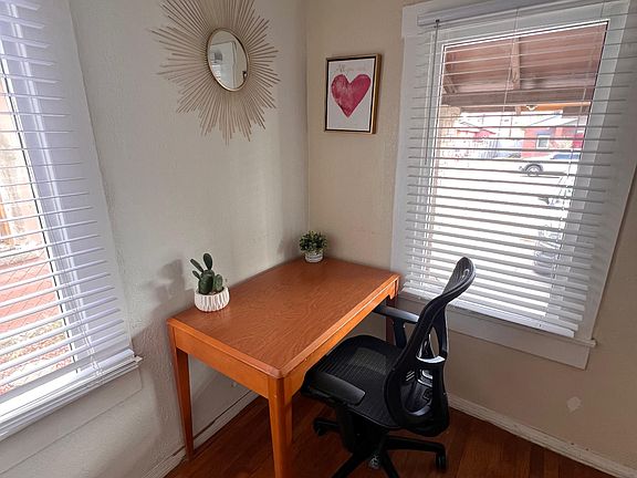 5th image of 3221 E Missouri Ave #1