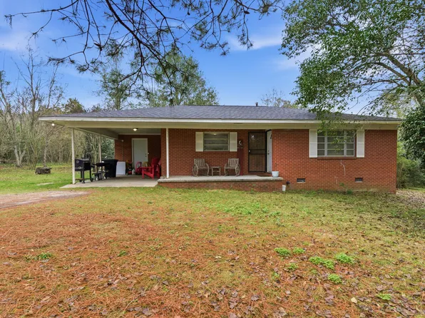 85 Country Cir, Ellisville, MS 39437