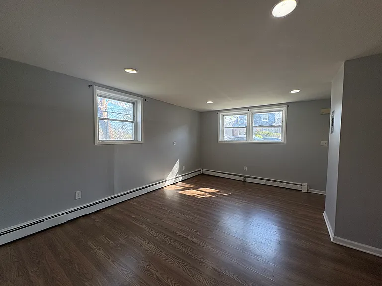 64 Harper Ave #B — Photo 4