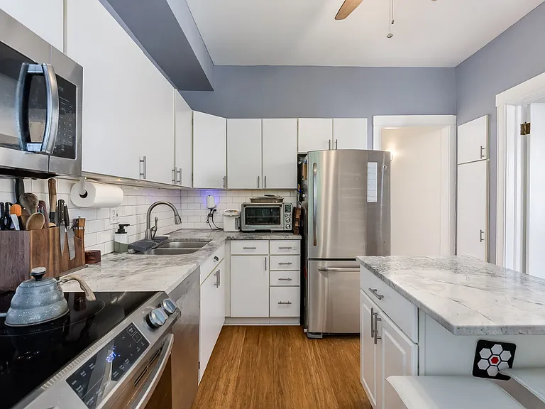 3833 N Wilton Ave #2N — Photo 19