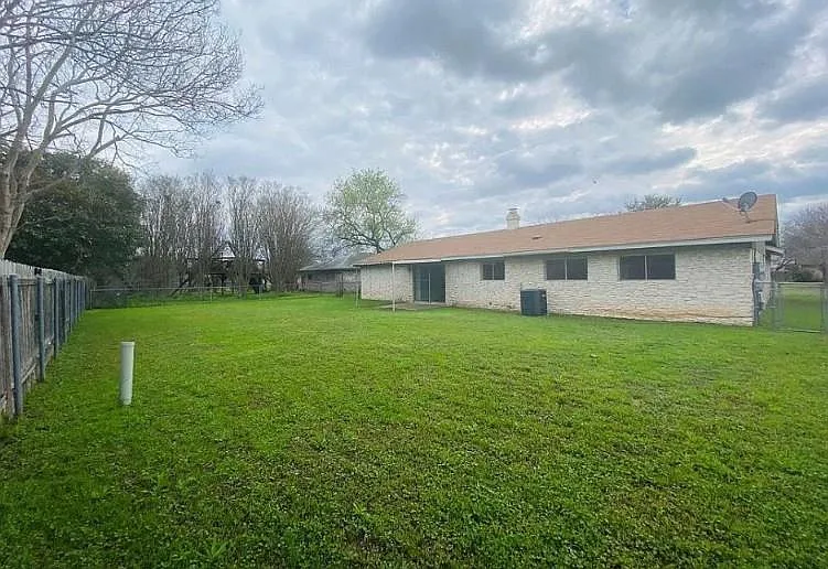 12317 Willow Wild Dr #B — Photo 10