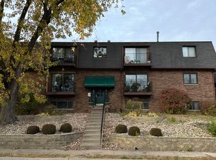 2501 26th Avenue Ct APT L, Rock Island, IL 61201