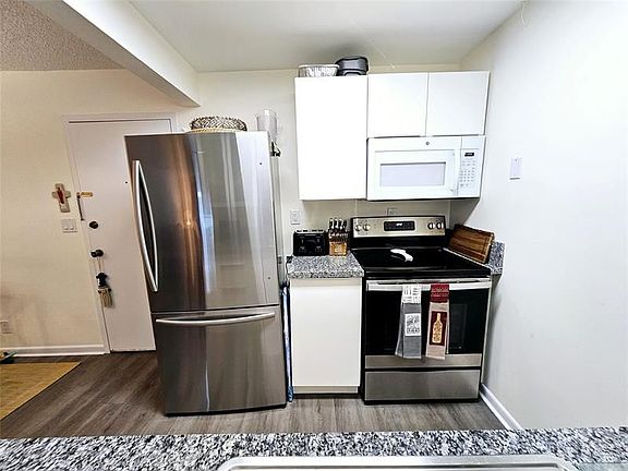 2nd image of 3212 NE 12th St APT 202