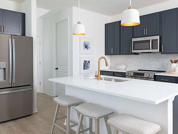 Catamaran Cove - Beach Interior Image 2