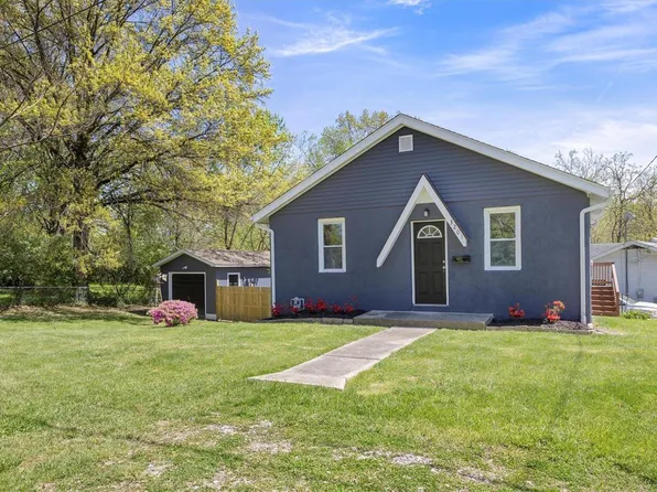 3201 Charlotte Ct, Alton, IL 62002