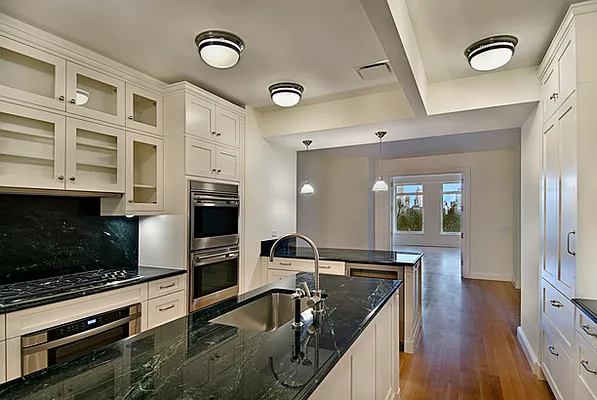 Rented by BLU Real Estate | media 7