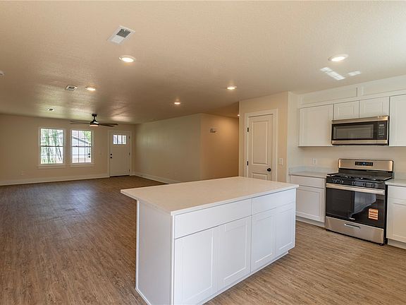 4th image of 22023 Annette Dr
