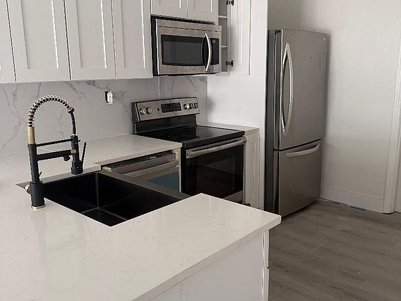 5th image of 4901 E Hanna Ave