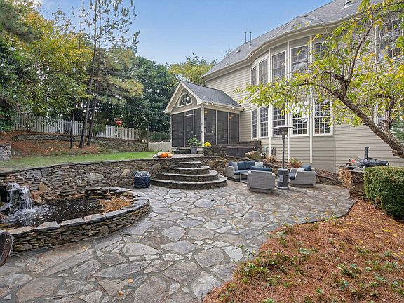 4th image of 1009 Binkley Chapel Ct