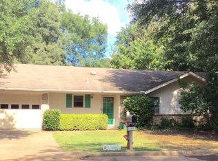 205 Red Bird Ln, Mount Vernon, TX 75457