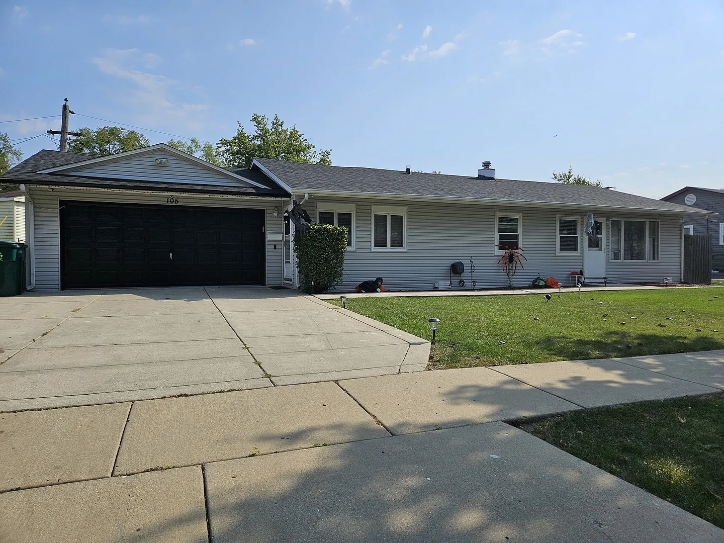 105 S Maxon Ln photo 1