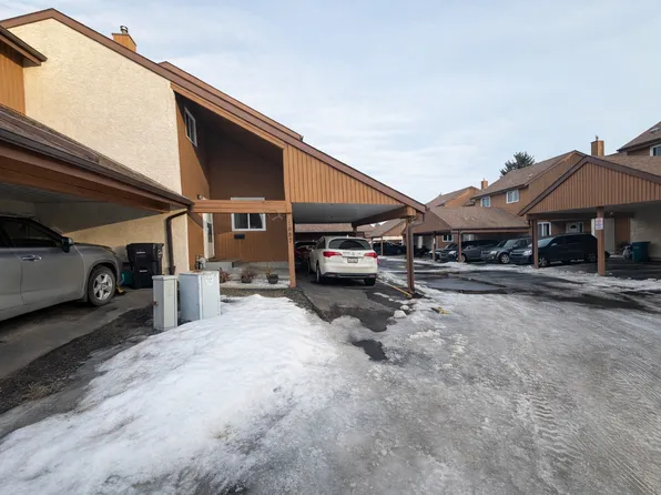 18607 66th Ave NW, Edmonton, AB T5T 2M3