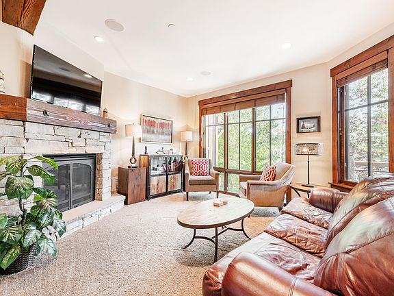 4th image of 1825 Three Kings Dr #802