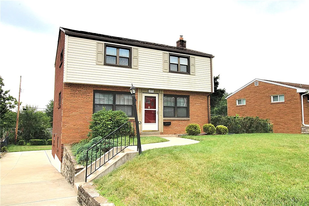 498 Macassar Dr photo 1