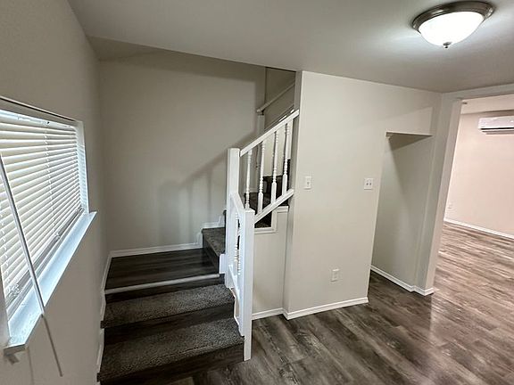 5th image of 422 Karr Ave