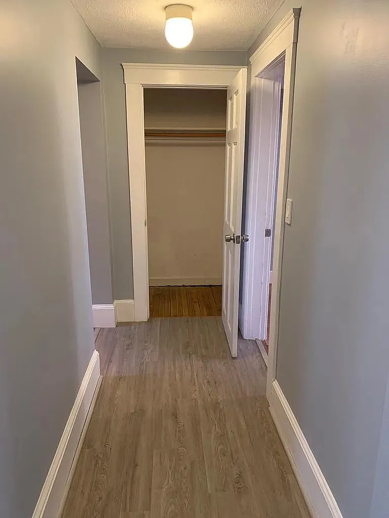 1 bed, 730 sqft, $1,300 — Photo 3