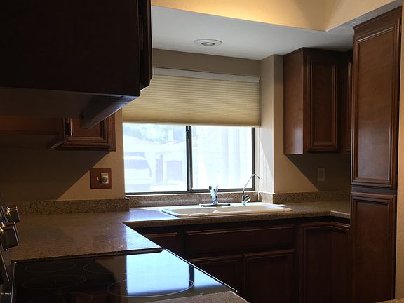 2nd image of 610 W Fellars Dr