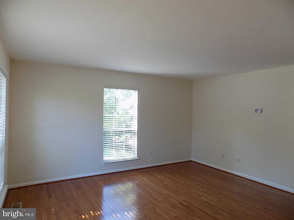 3rd image of 301 Bentley Ct