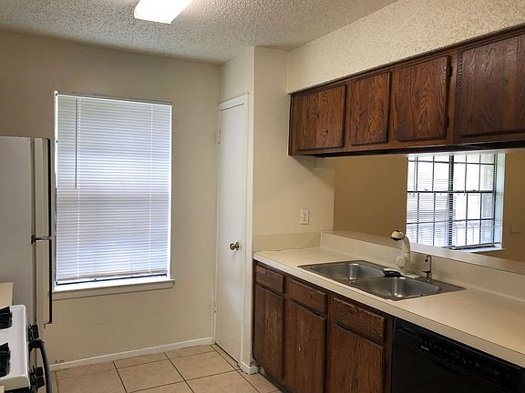 4th image of 11510 Walnut Ridge Dr