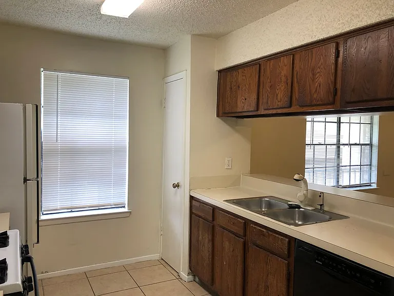 11510 Walnut Ridge Dr — Photo 4