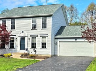 2357 Winterberry Dr, Lake View, NY 14085