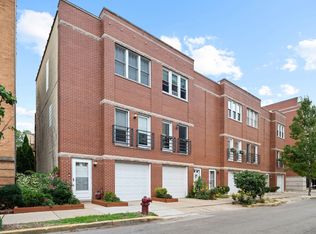 4633 N Winthrop Ave, Chicago, IL 60640