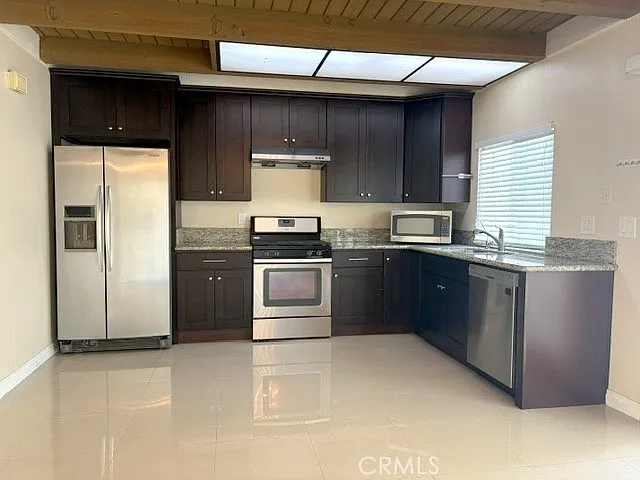 3 bed, 1506 sqft, $3,295 — Photo 2