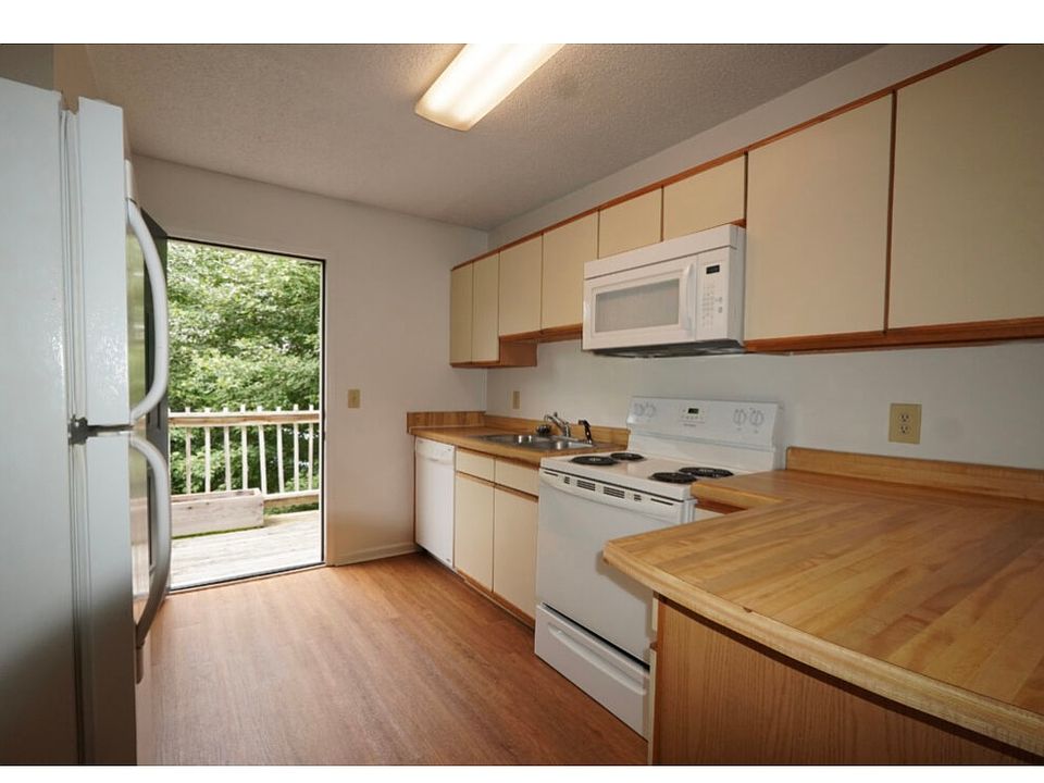 2nd image of 218 Eric Ln #G28