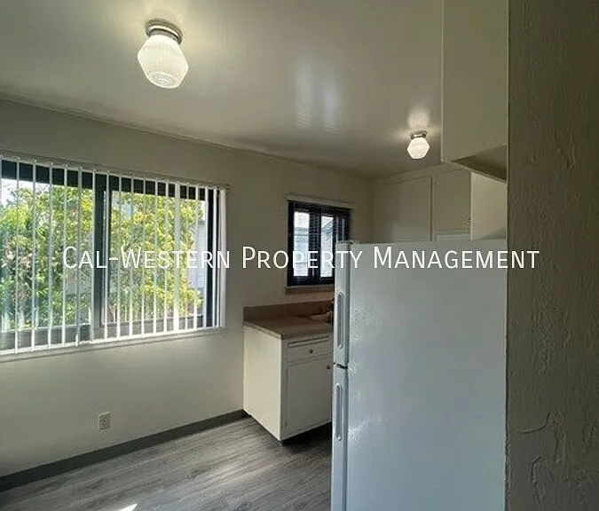 4261 Davis St #5 — Photo 2