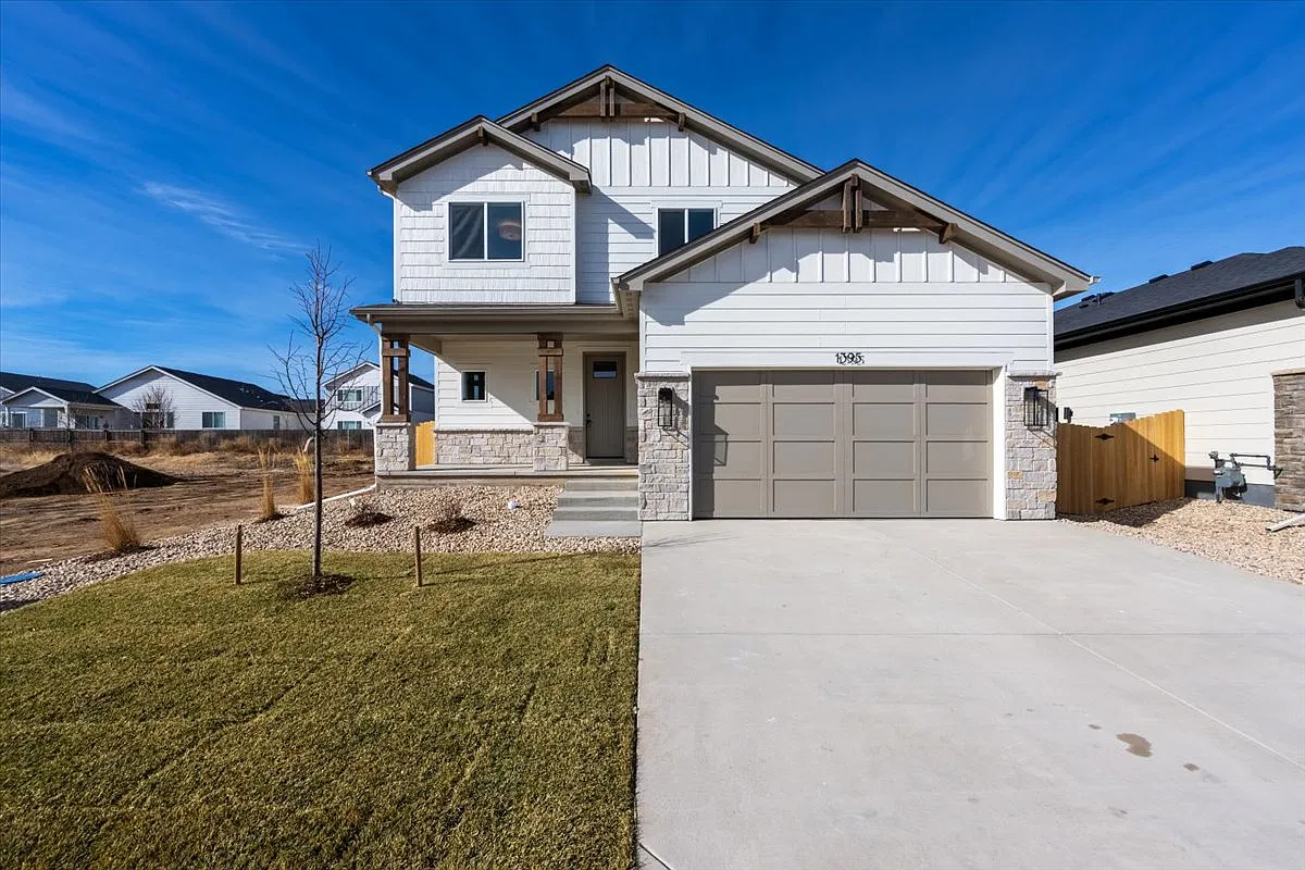4 bed, 2462 sqft, $3,250 — Photo 1
