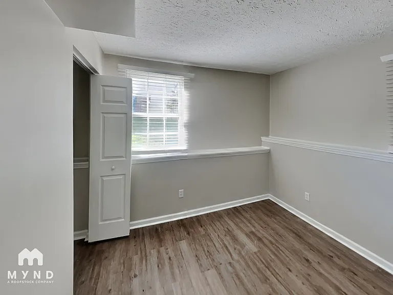 1106 Lady Banks Dr — Photo 15