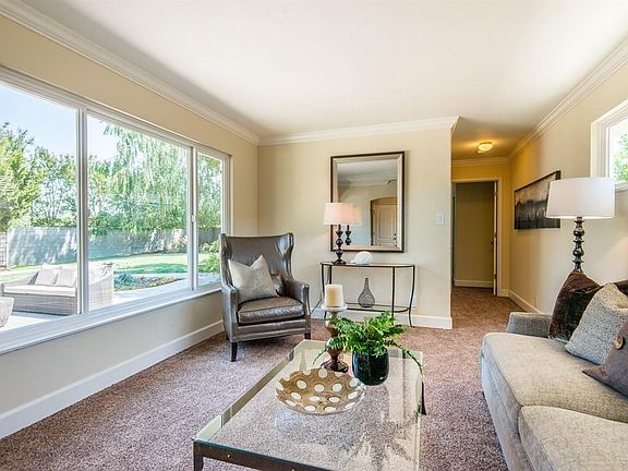 5th image of 372 S Genevieve Ln