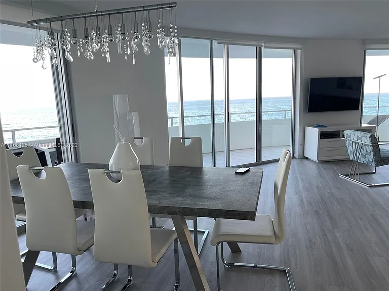 5161 Collins Ave #914 — Photo 12